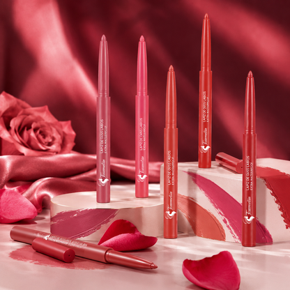 Blurring Lip Contour Pencil for Defined & Sculpted Lips